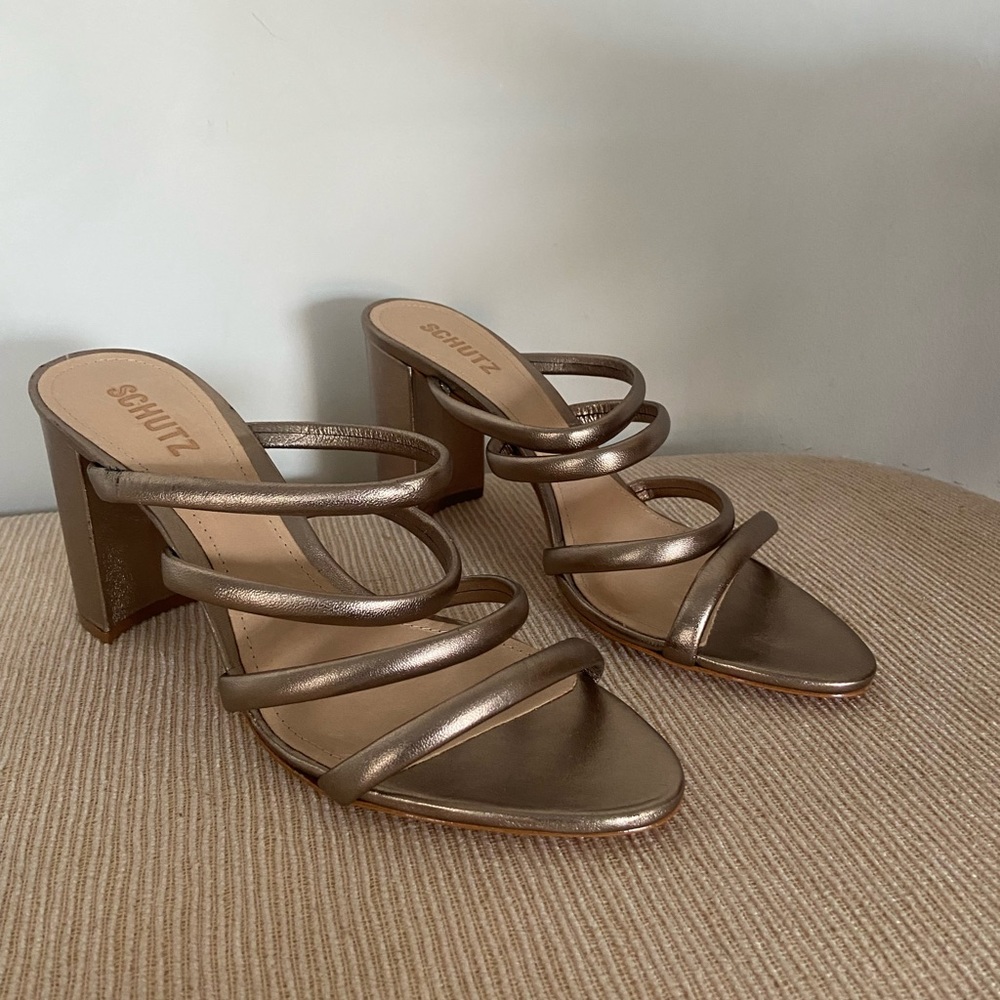 Schutz Felisa metallic heels. New - Never worn!